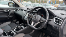 Nissan Qashqai 1.3 DiG-T N-Connecta 5dr [Glass Roof Pack] Petrol Hatchback